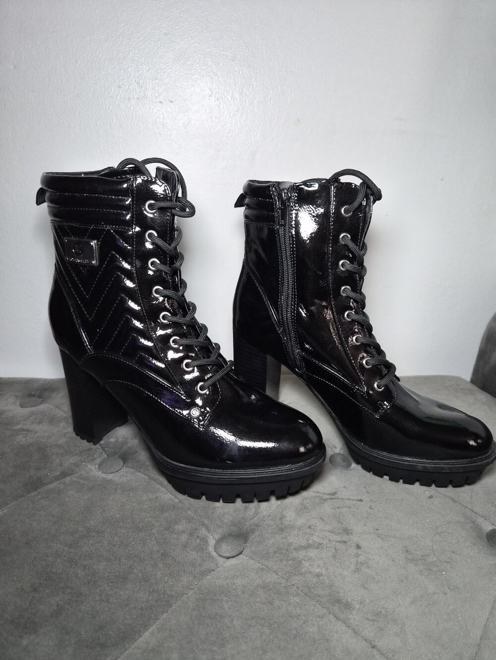 G by Guess Black Patent Lace-Up Chunky Heel Combat Boots 8.5 - Picture 12 of 12
